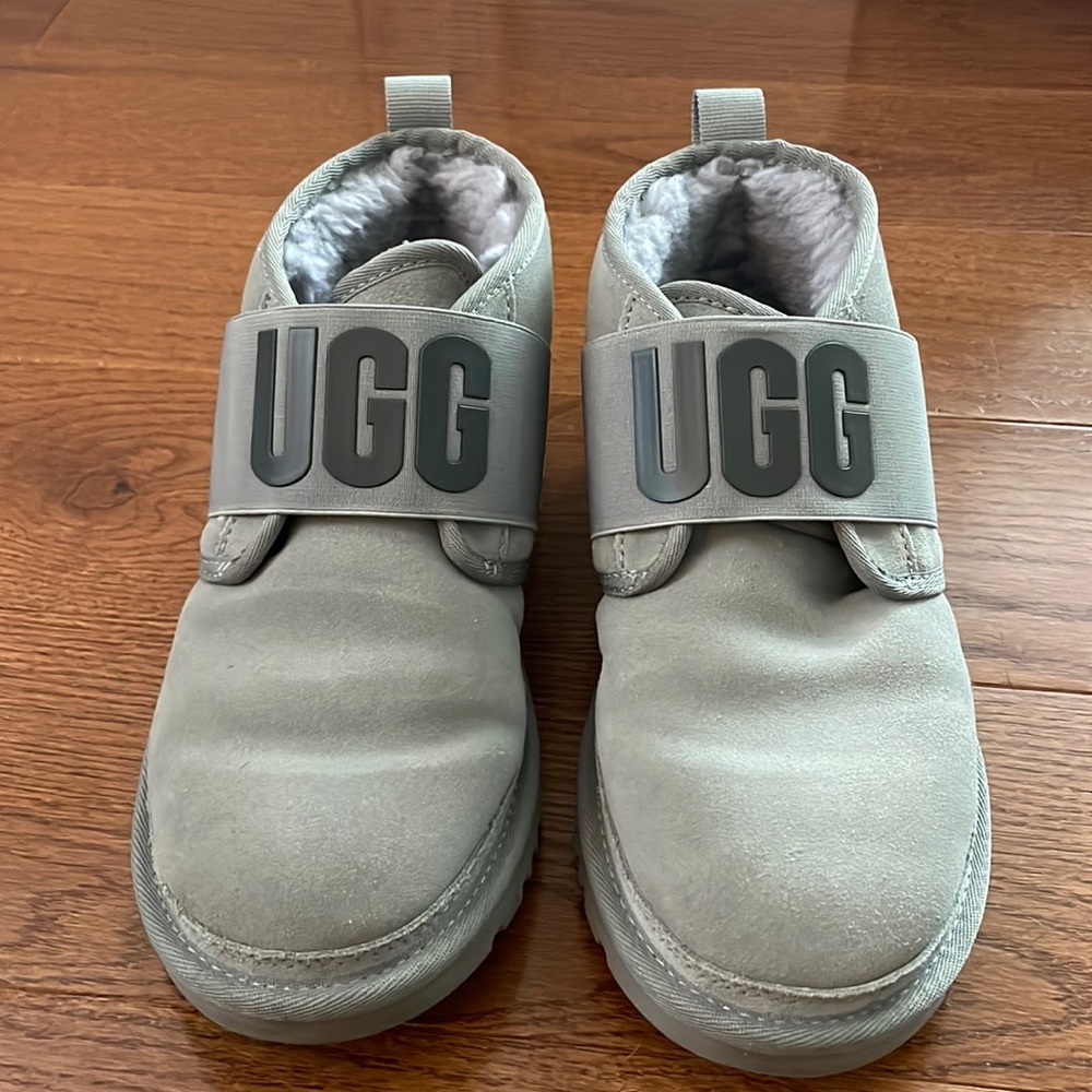 Ugg Ankle Boots color gray womens size 7 - Picture 1 of 3